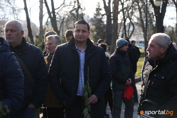  Отборът на Ботев (Пловдив) уважи годишнината от рождението на клубния патрон Христо Ботев 
