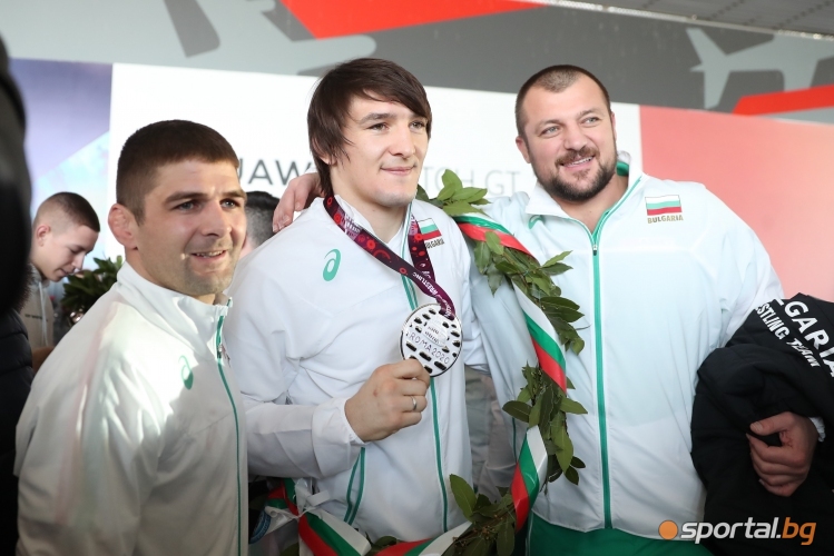  Едмонд Назарян и Даниел Александров се завърнаха в България 