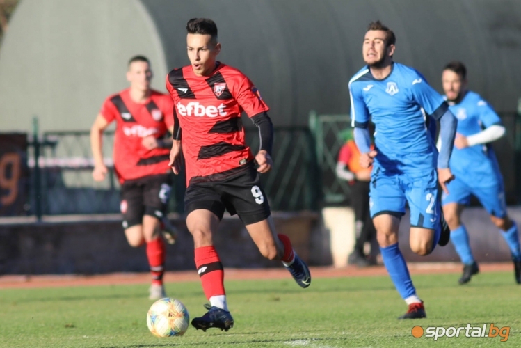 Локомотив (Дряново) - Левски (Лом)