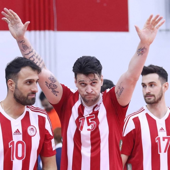 Фантастичен Тодор Алексиев заби 24 точки, Олимпиакос на 1/4-финал за Купата на CEV срещу Нефтохимик