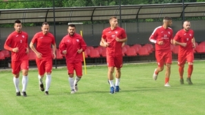 В Кариана търсят още трима