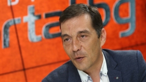 Ангел Петричев хвали