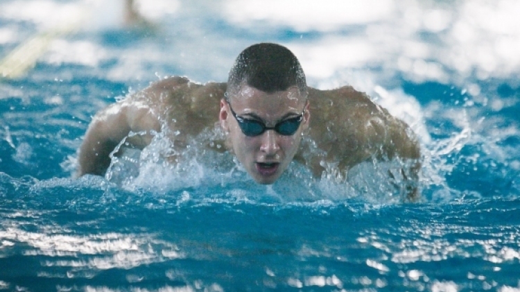 19/12/ · След като вчера беше най-бърз на метра свободен стил, днес Йордан Янчев (Сандански) се наложи и на метра свободен стил на държавното отборно първенство по плуване на басейн “Диана”.